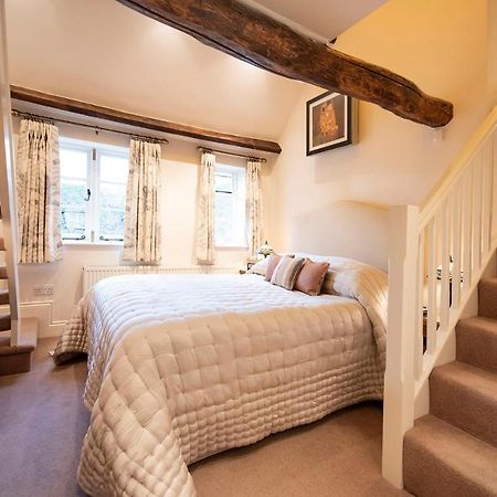 Neroli River View Apartment Bourton-on-the-Water Extérieur photo