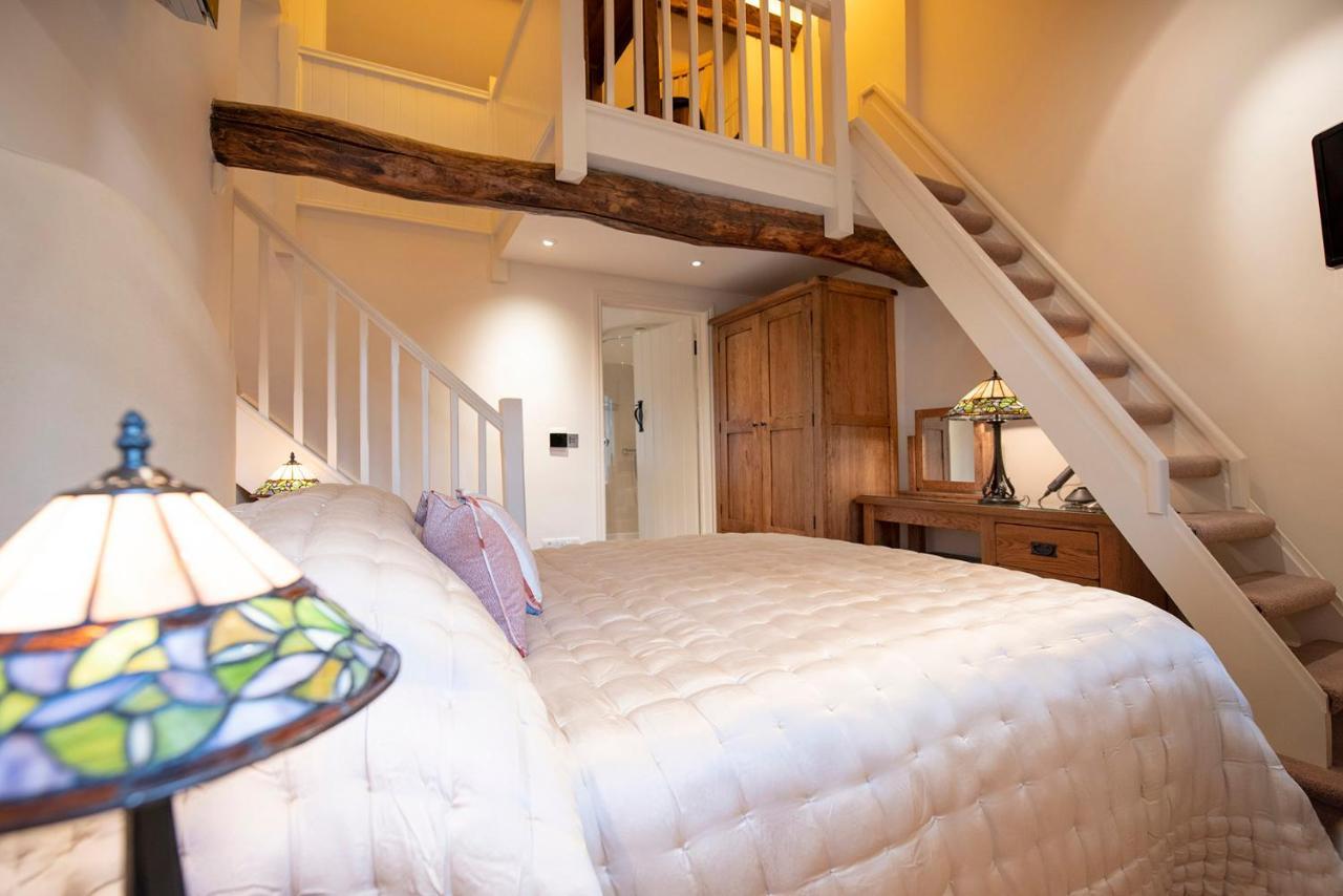 Neroli River View Apartment Bourton-on-the-Water Extérieur photo