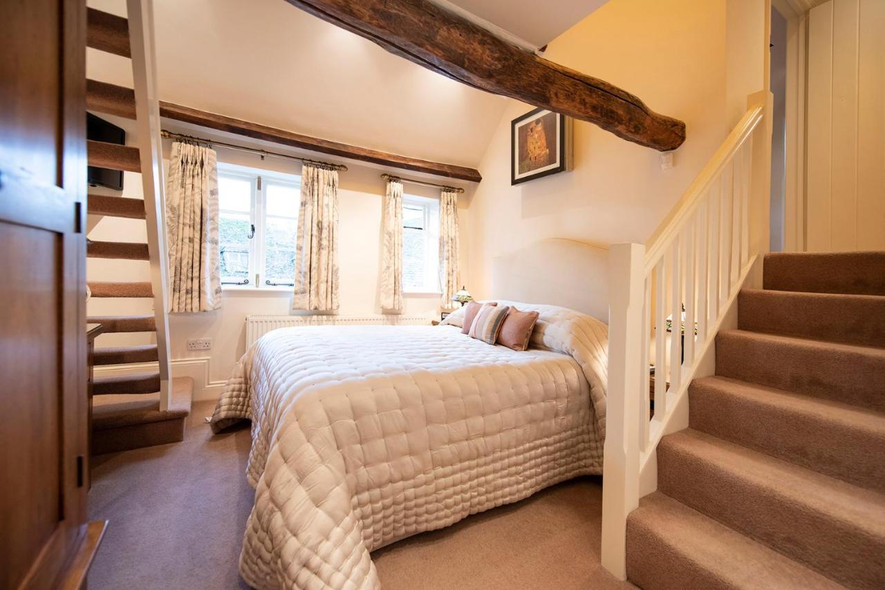 Neroli River View Apartment Bourton-on-the-Water Extérieur photo
