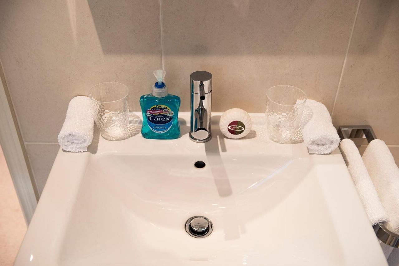 Neroli River View Apartment Bourton-on-the-Water Extérieur photo