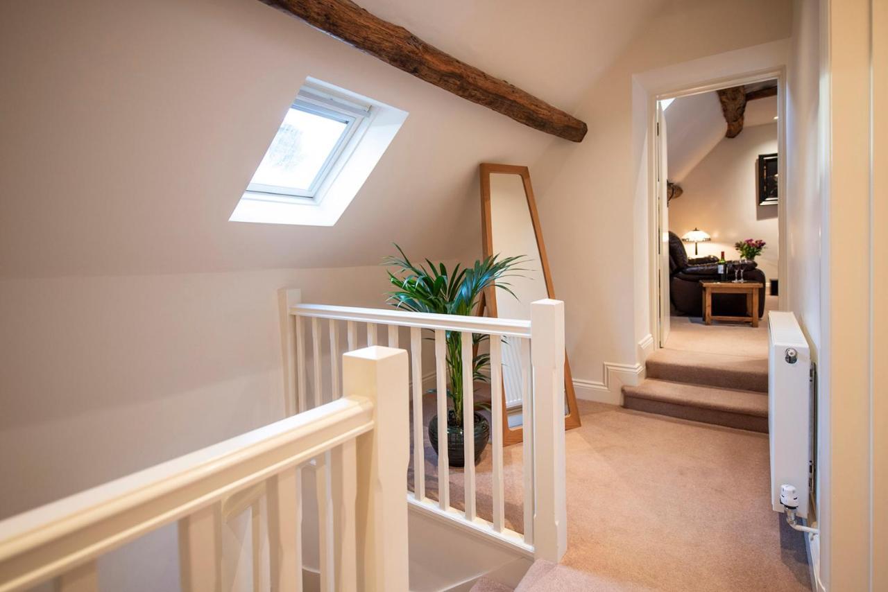 Neroli River View Apartment Bourton-on-the-Water Extérieur photo